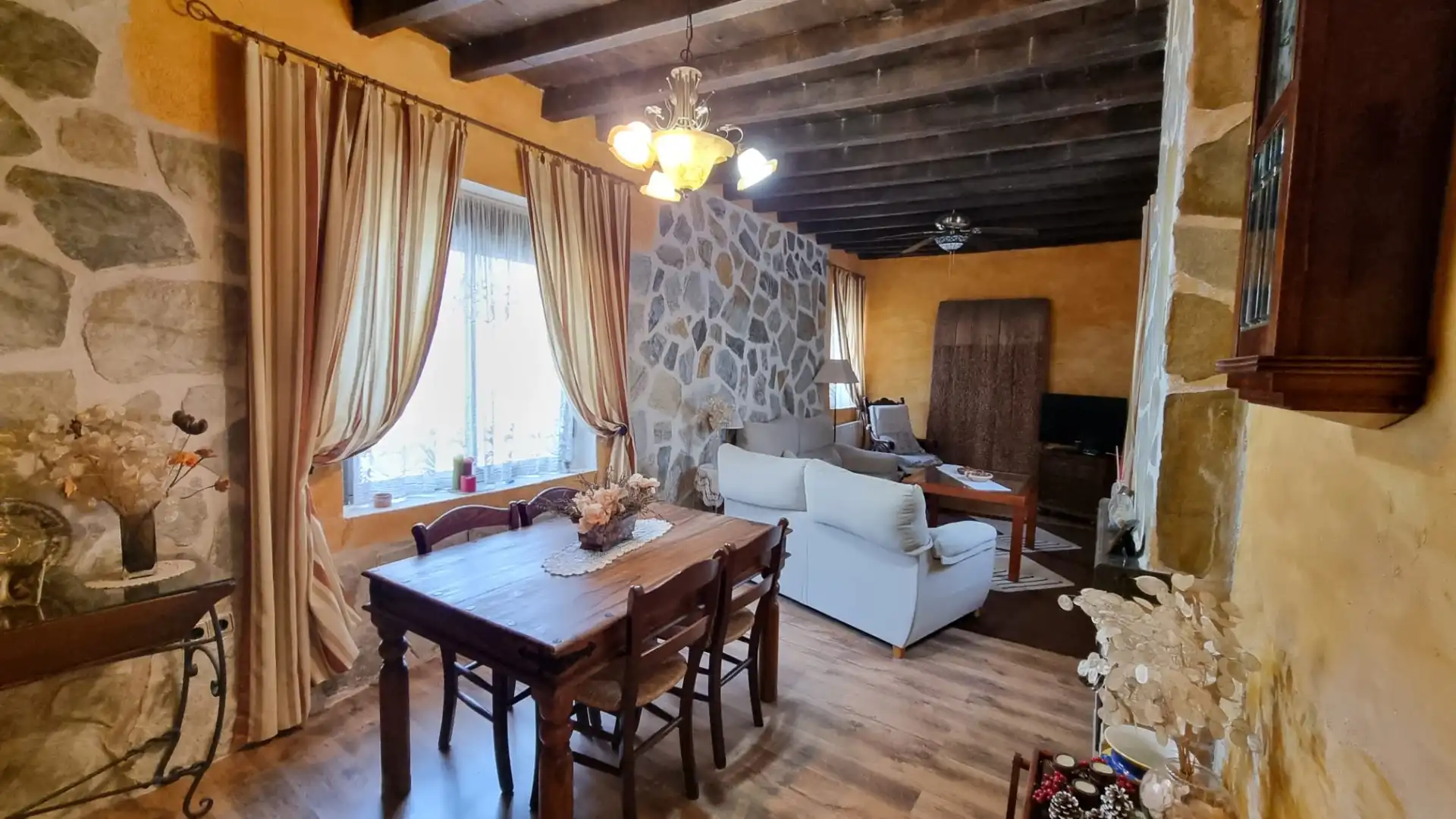 Sala de estar de Finca rústica en venta en Urda con Aire acondicionado