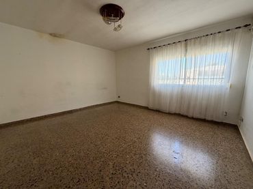 Adossat amb balcó en venda a Casinos