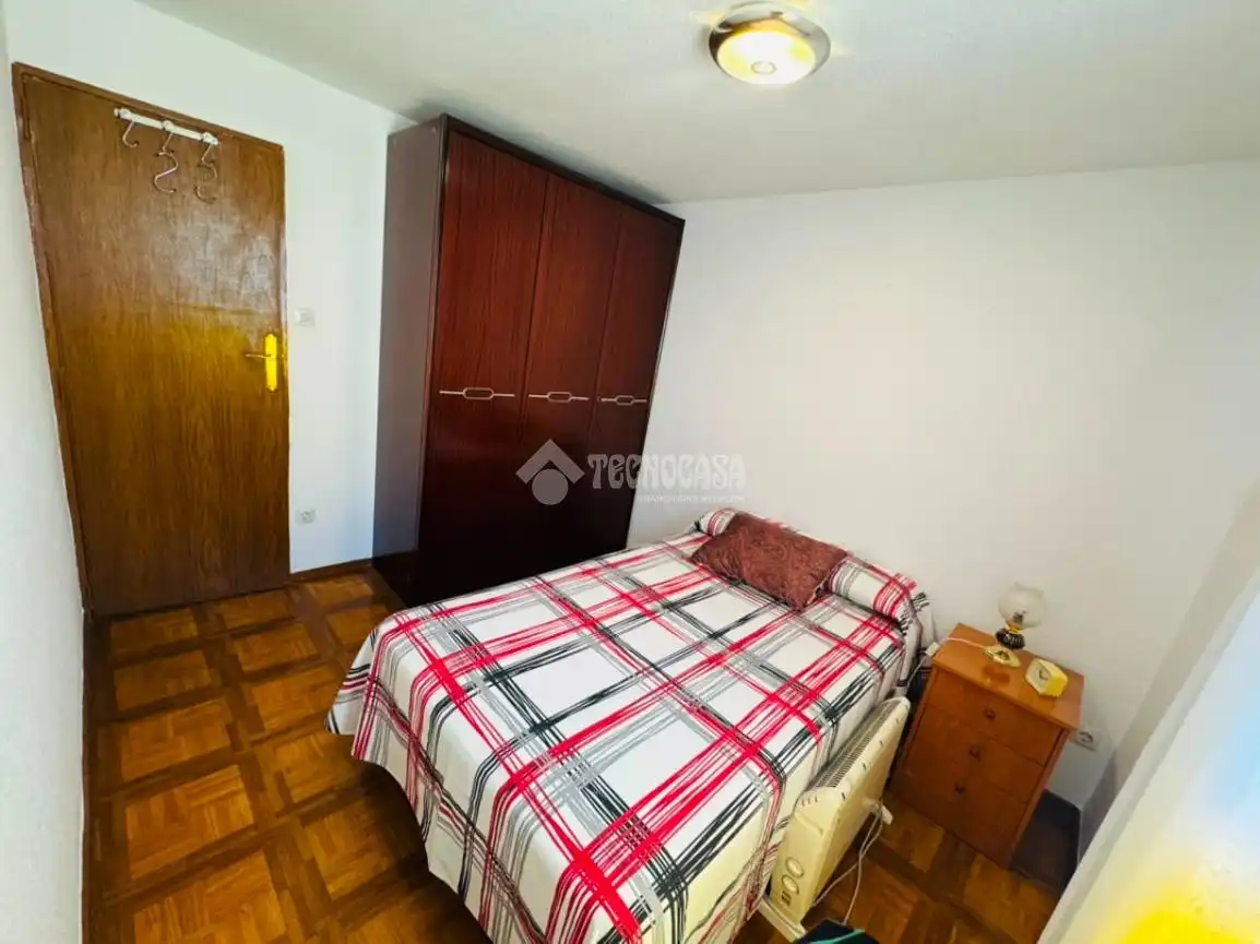 Bedroom of Flat for sale in Madrid