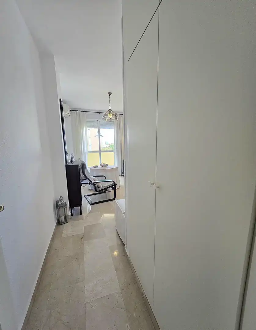 Habitación de Piso en venta en Fuengirola con Aire acondicionado, Jardín privado y Terraza