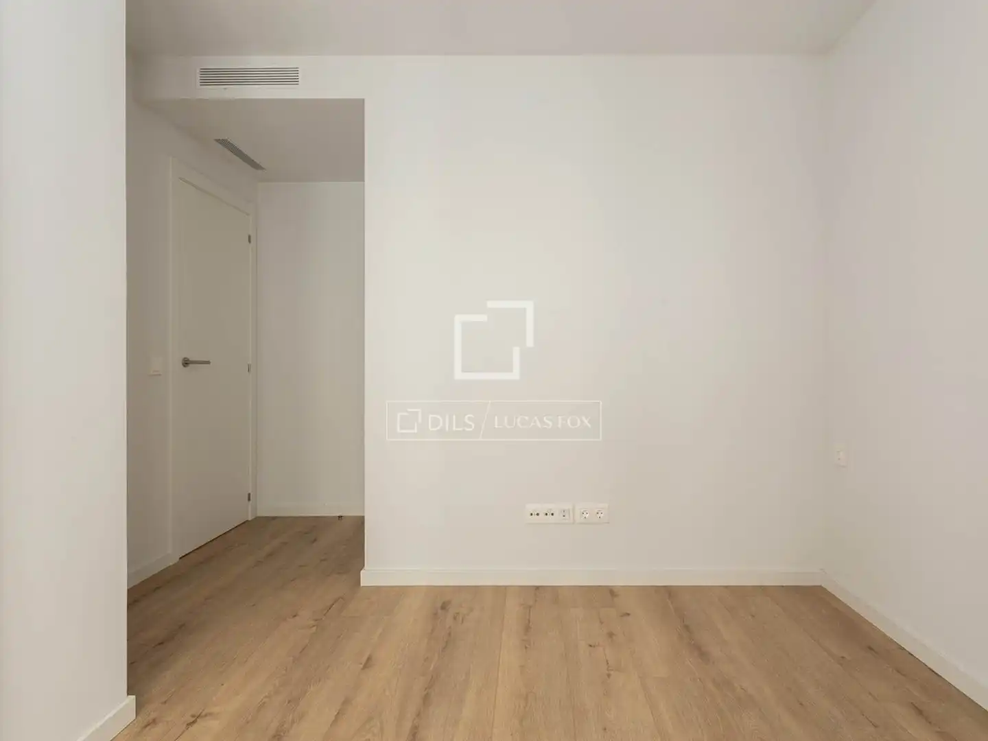 Flat for sale in Barcelona  with Air Conditioner, Heating and Terrace