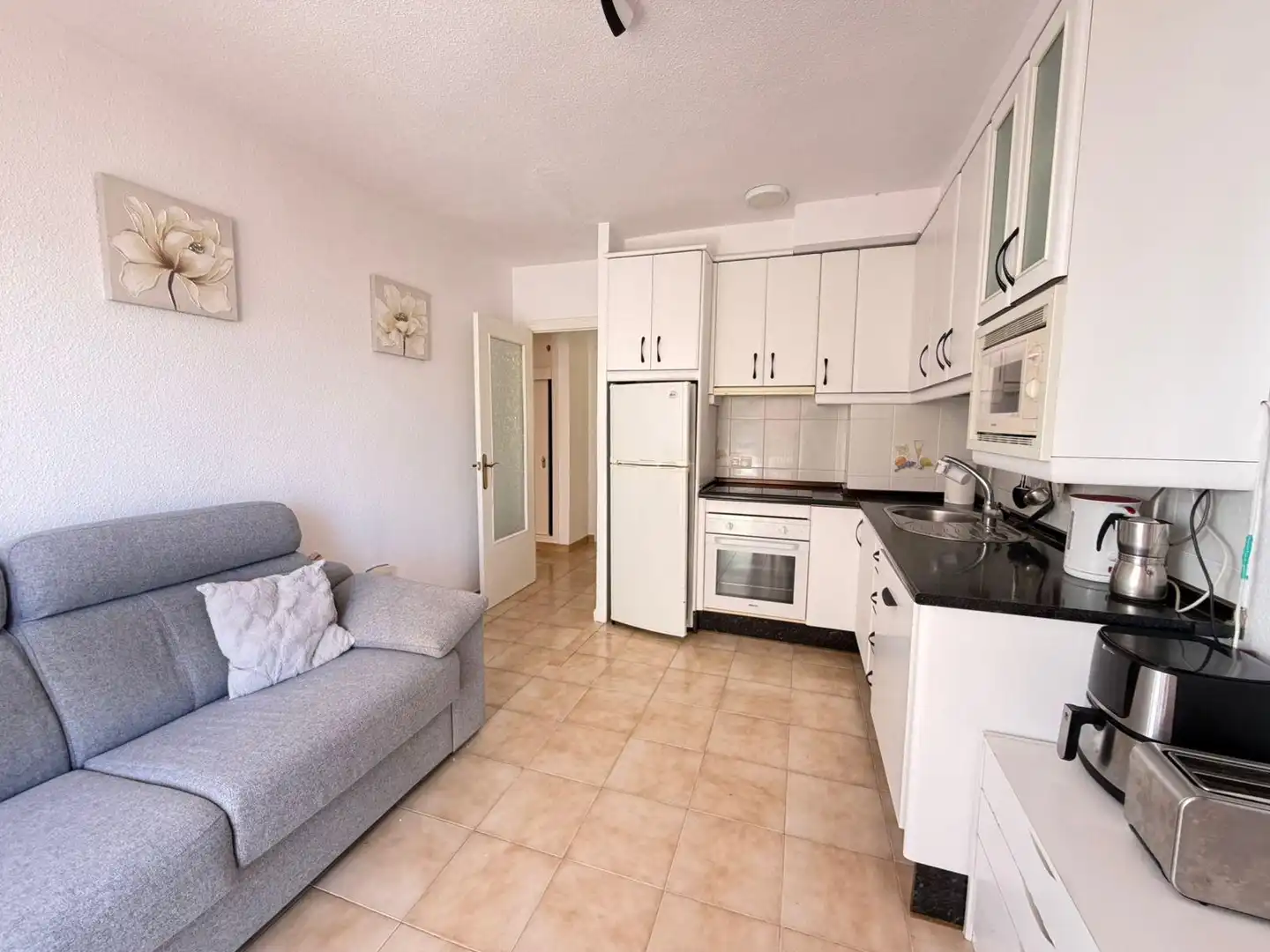 Cocina de Apartamento en venta en Torrevieja con Aire acondicionado, Terraza y Amueblado
