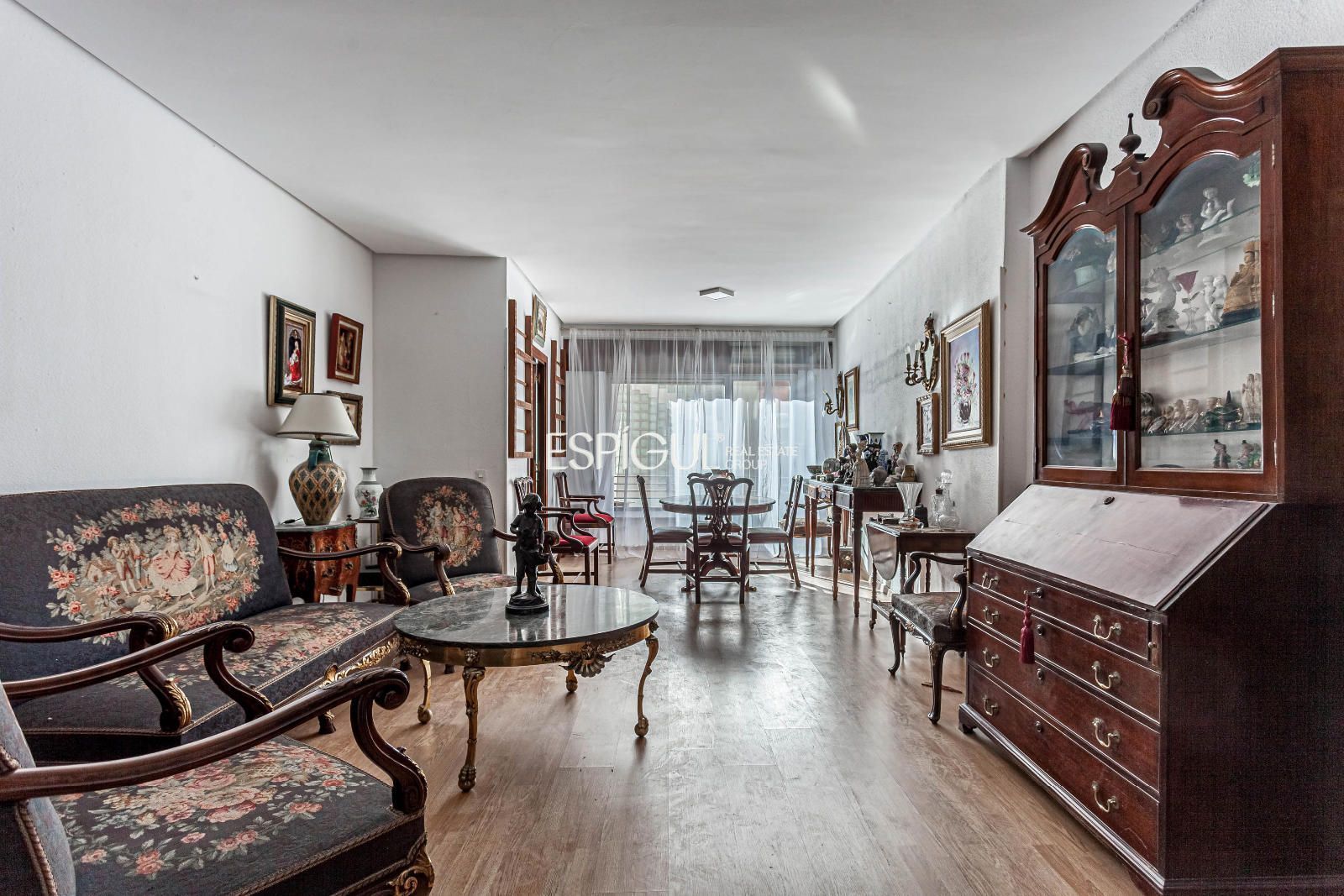 Sala d'estar de Pis en venda en  Madrid Capital amb Calefacció i Traster