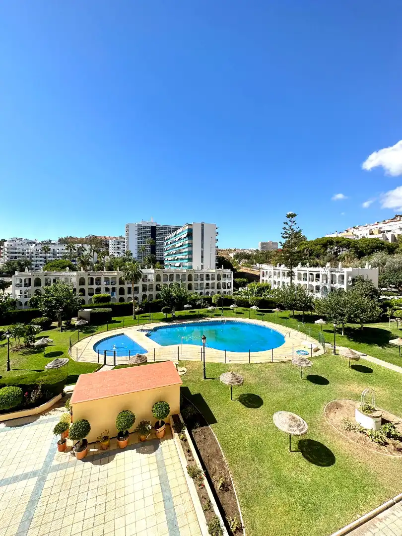 Exterior view of Flat for sale in Benalmádena  with Air Conditioner, Terrace and Furnished