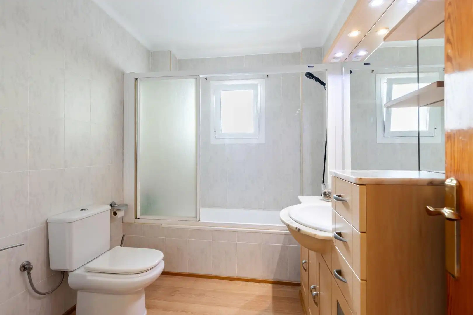 Baño de Piso en venta en Binissalem con Terraza y Balcón