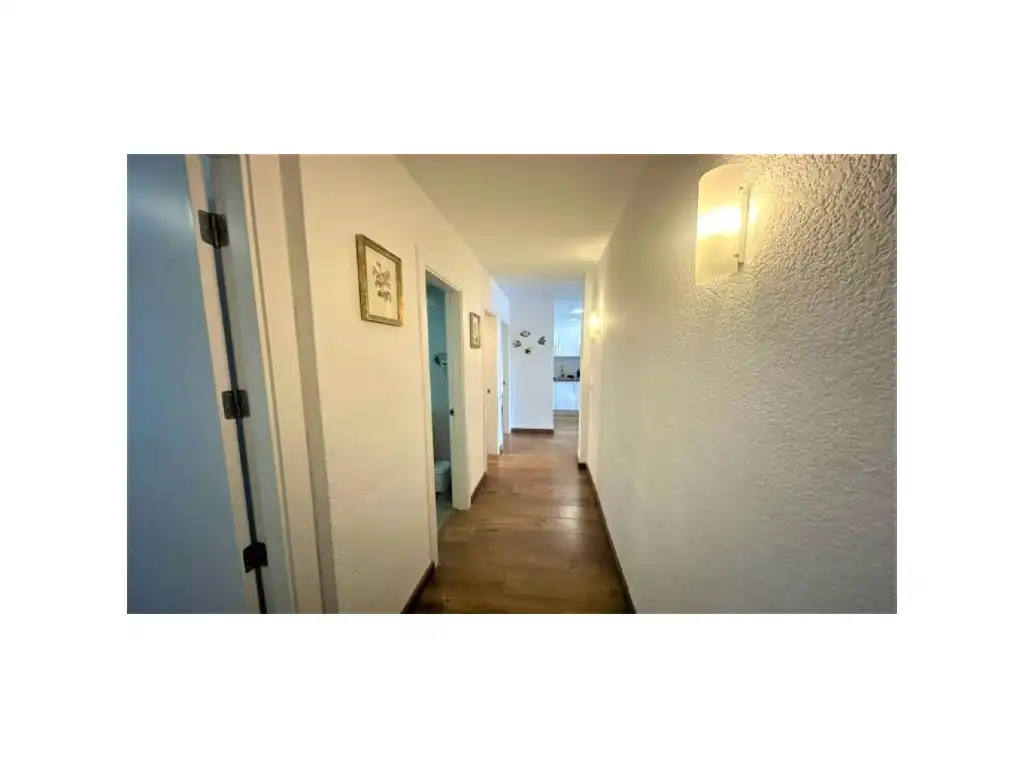 Flat with lift for sale in Calle De Merce Rodoreda 1, imagen 3
