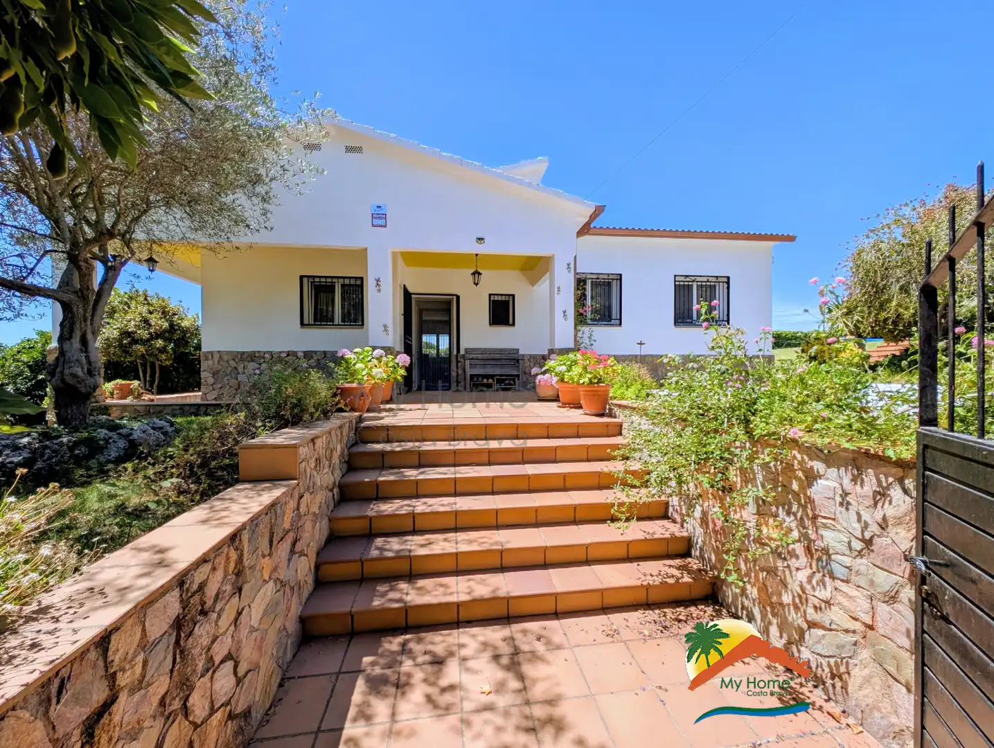 Außenansicht von Haus oder Chalet zum Verkauf in Lloret de Mar mit Heizung, Privatgarten und Terrasse