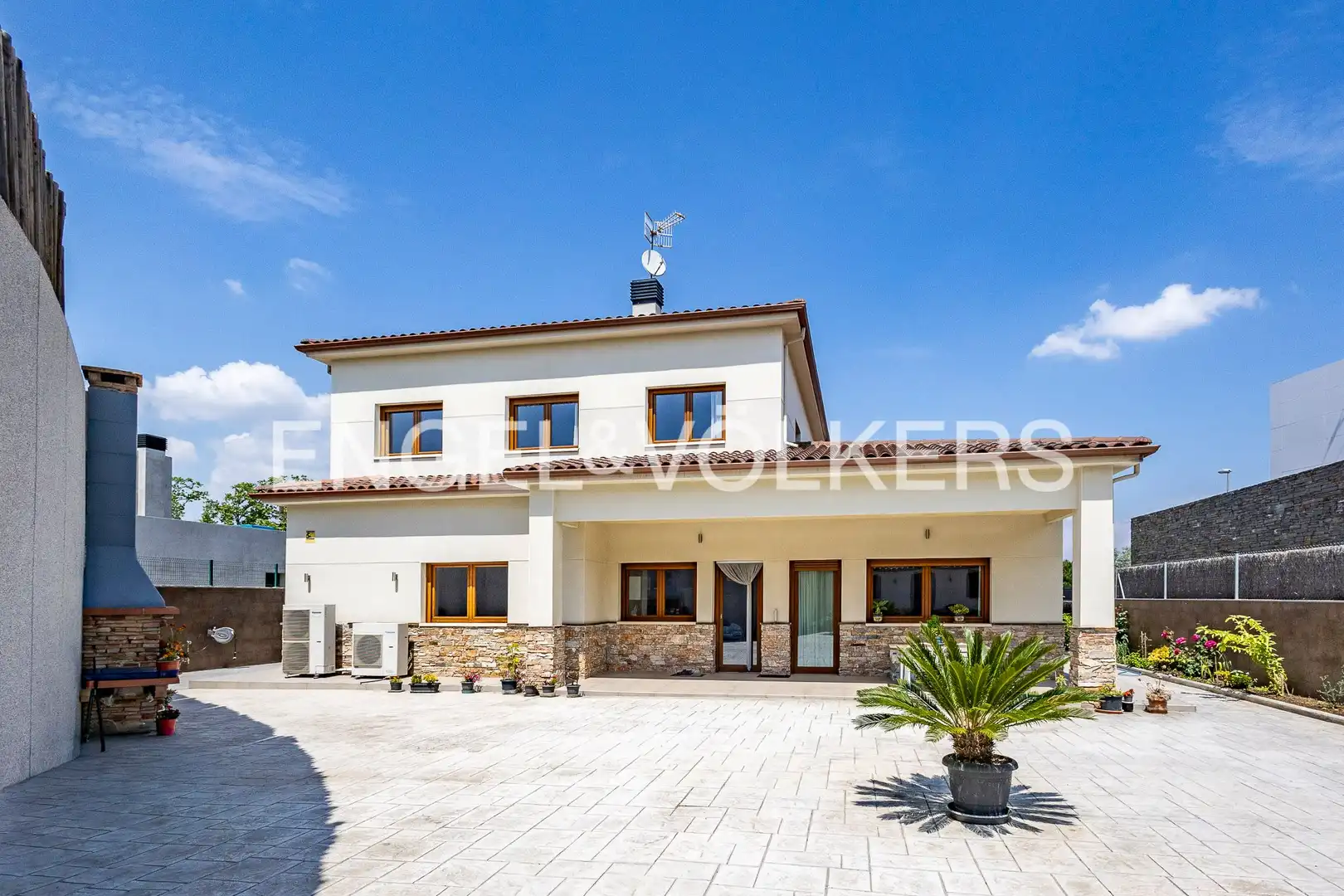 Exterior view of Houses for sale in Sant Sadurní d'Anoia  with Air Conditioner, Heating and Private garden