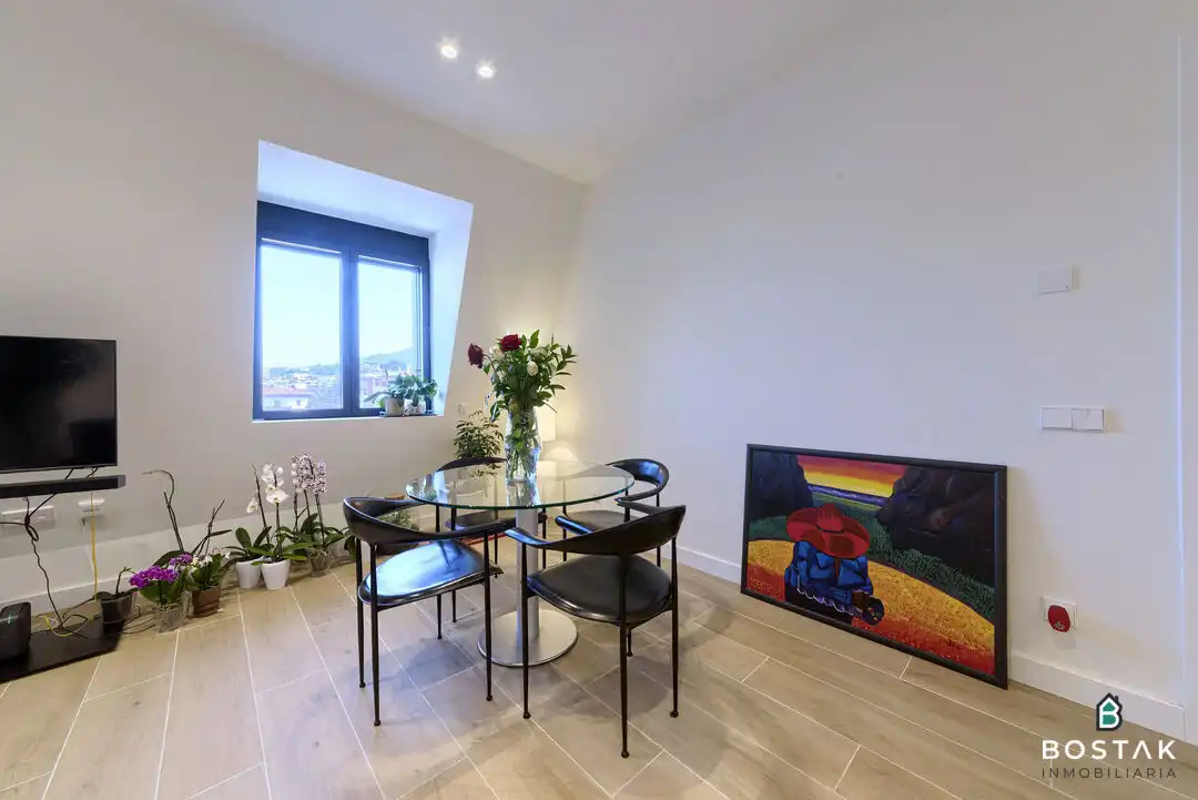 Comedor de Ático de alquiler en Bilbao  con Calefacción, Terraza y Balcón