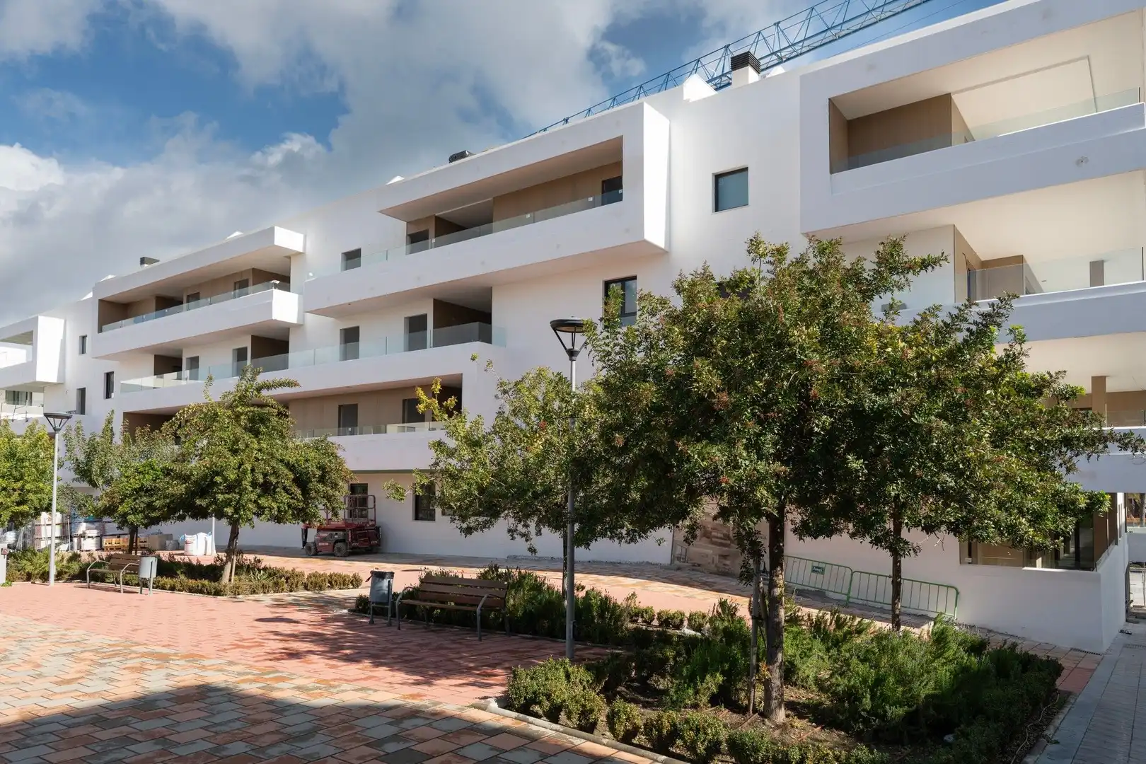 Vista exterior de Pis en venda en Marbella amb Aire condicionat, Terrassa i Traster