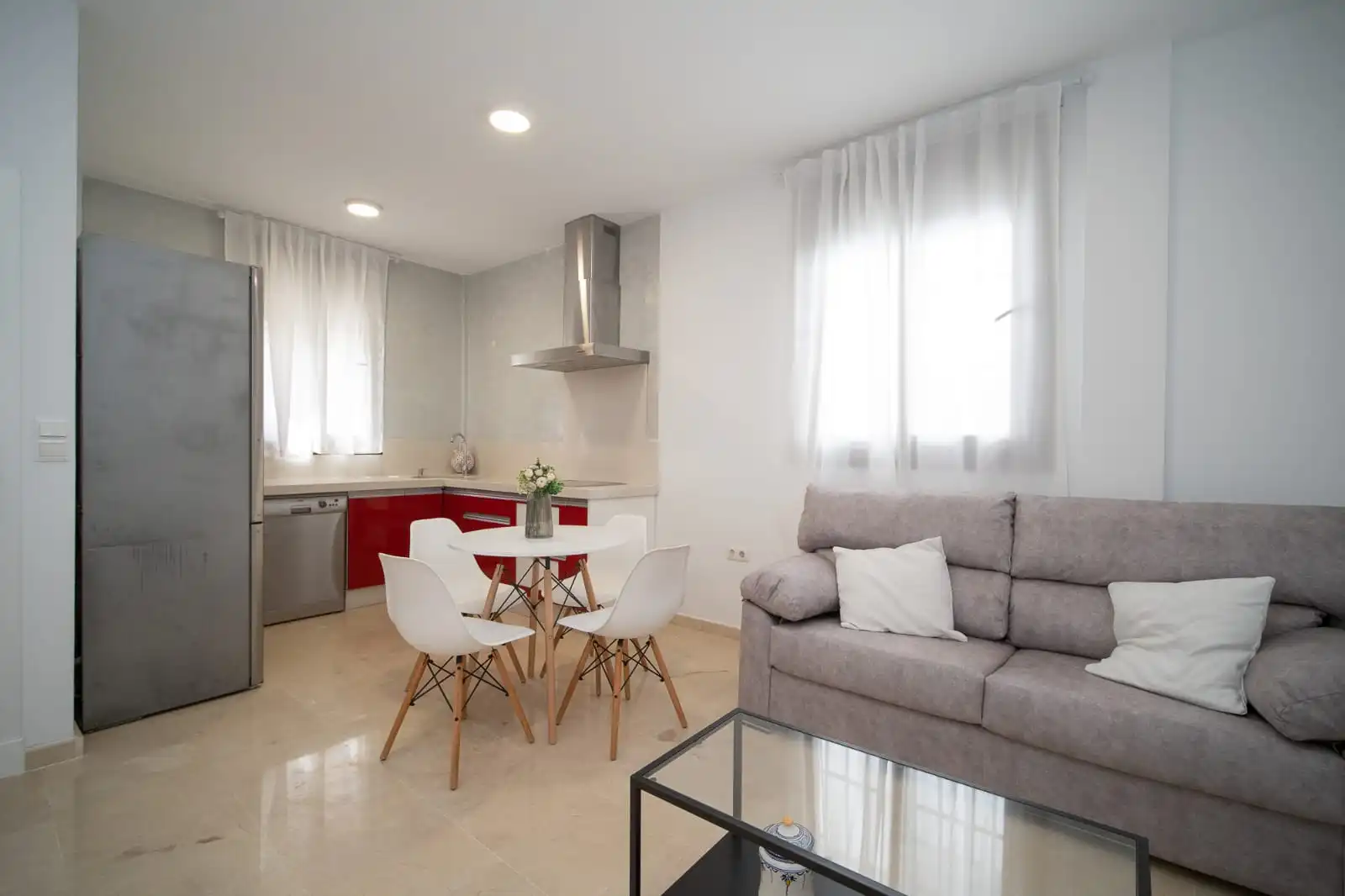 Wohnung zur Miete in Calle Banda Playa, V Centenario - Piletas - Capuchinos