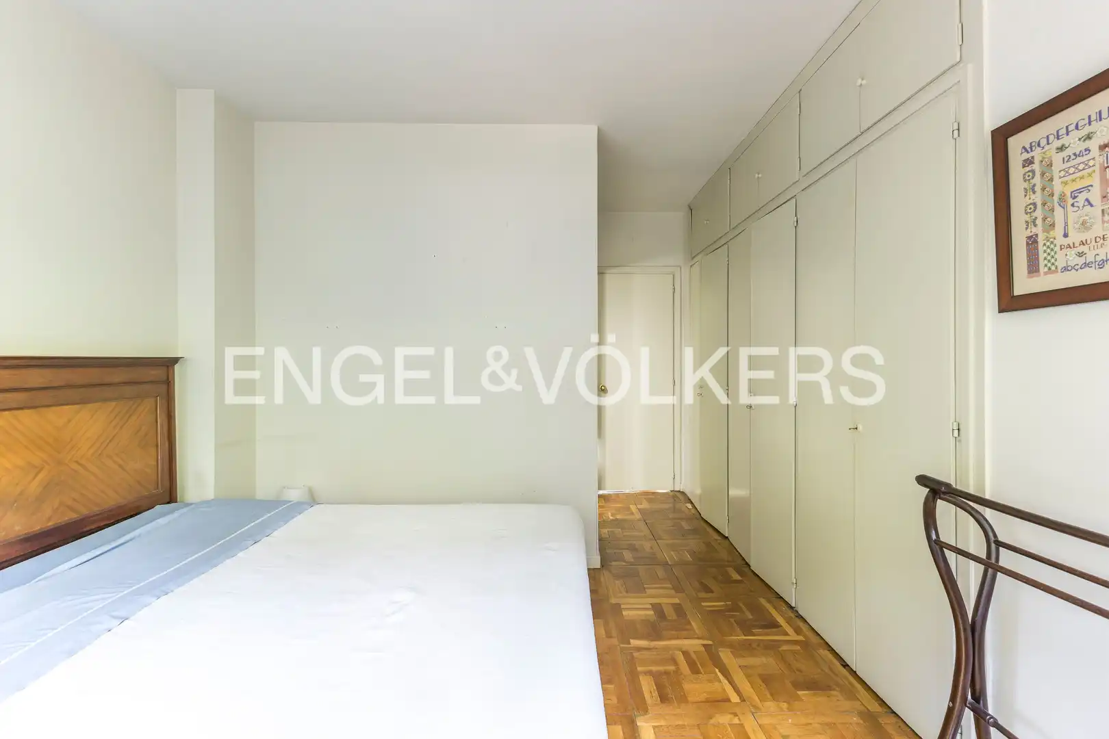 Bedroom of Flat for sale in Madrid  with Heating, Private garden and Parquet flooring