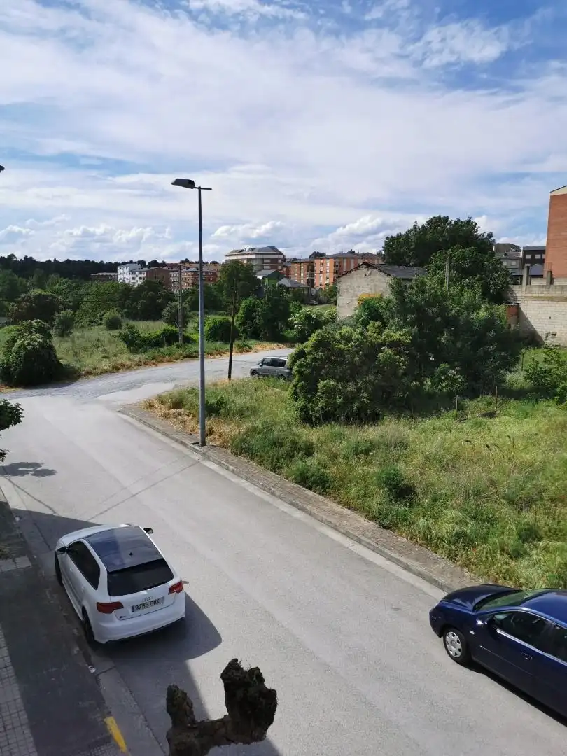 Apartamento de alquiler en Ponferrada con Calefacción, Trastero y Balcón
