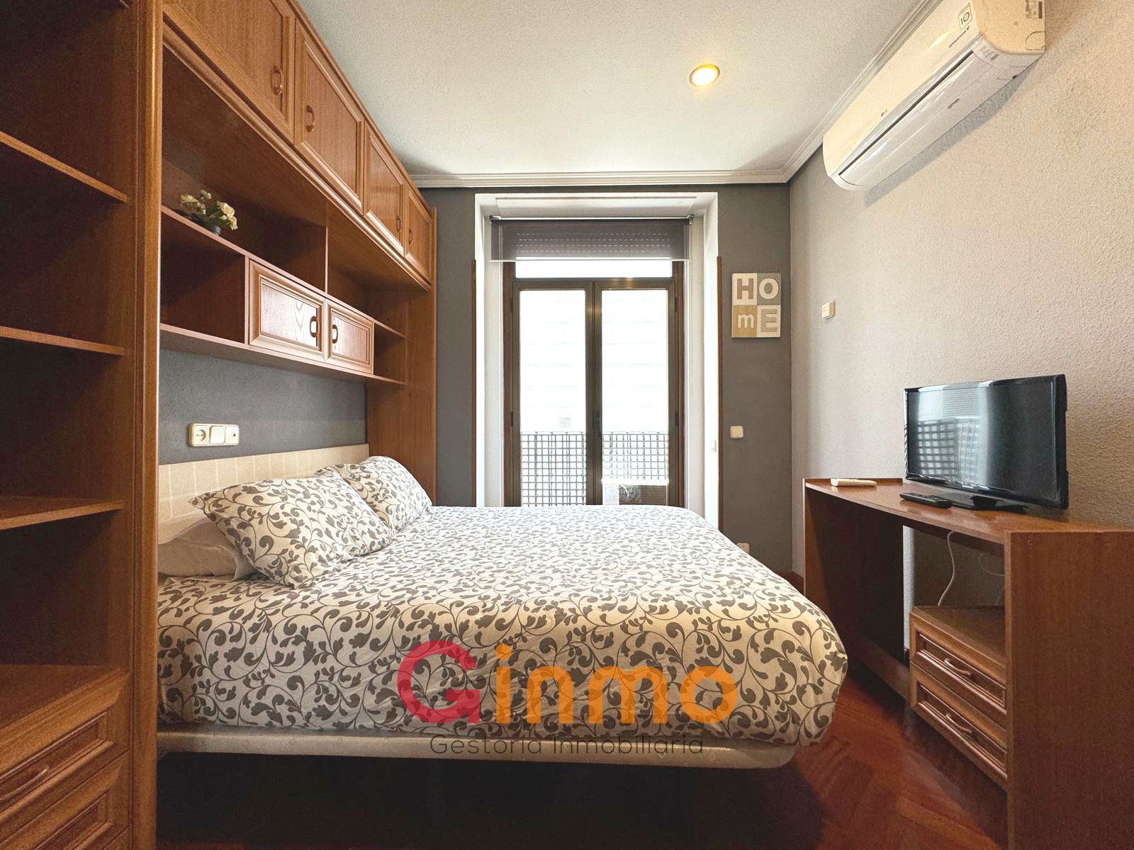 Habitación de Estudio de alquiler en  Madrid Capital con Aire acondicionado, Calefacción y Amueblado