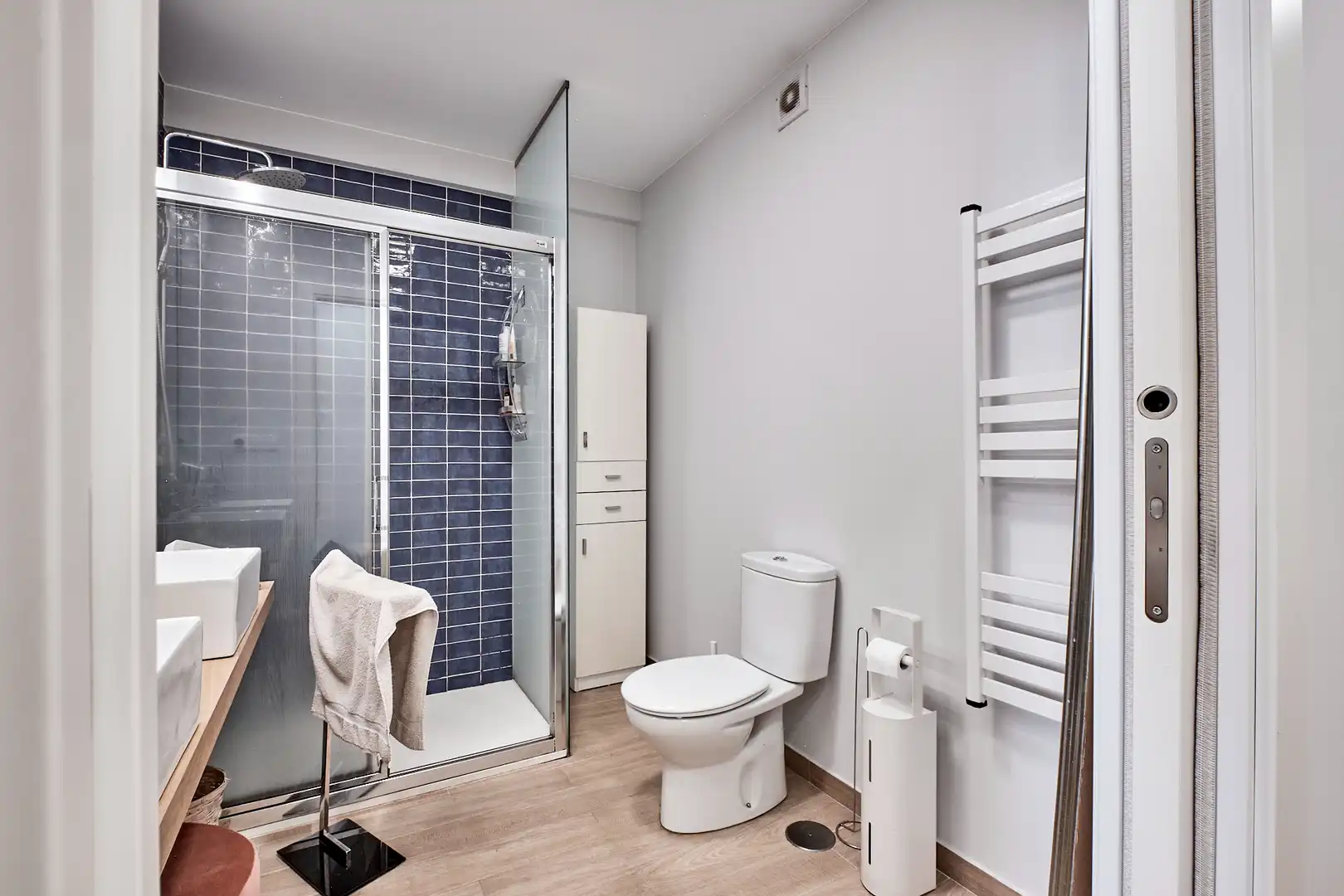 Baño de Ático en venta en A Coruña Capital  con Calefacción, Parquet y Terraza