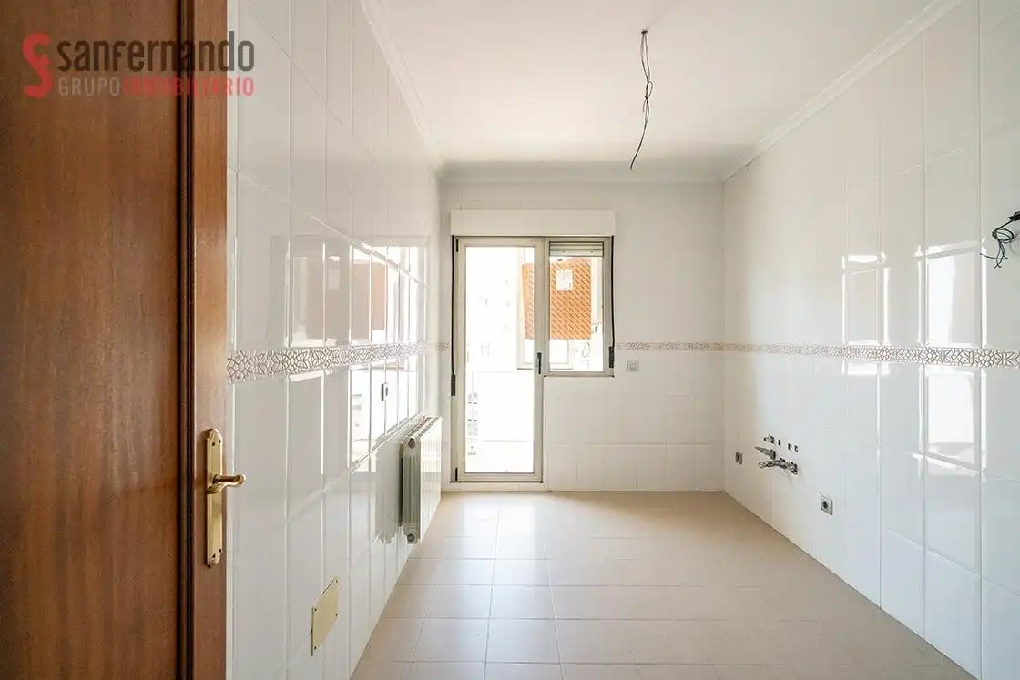 Wohnung zum Verkauf in Torrelavega  mit Terrasse und Balkon