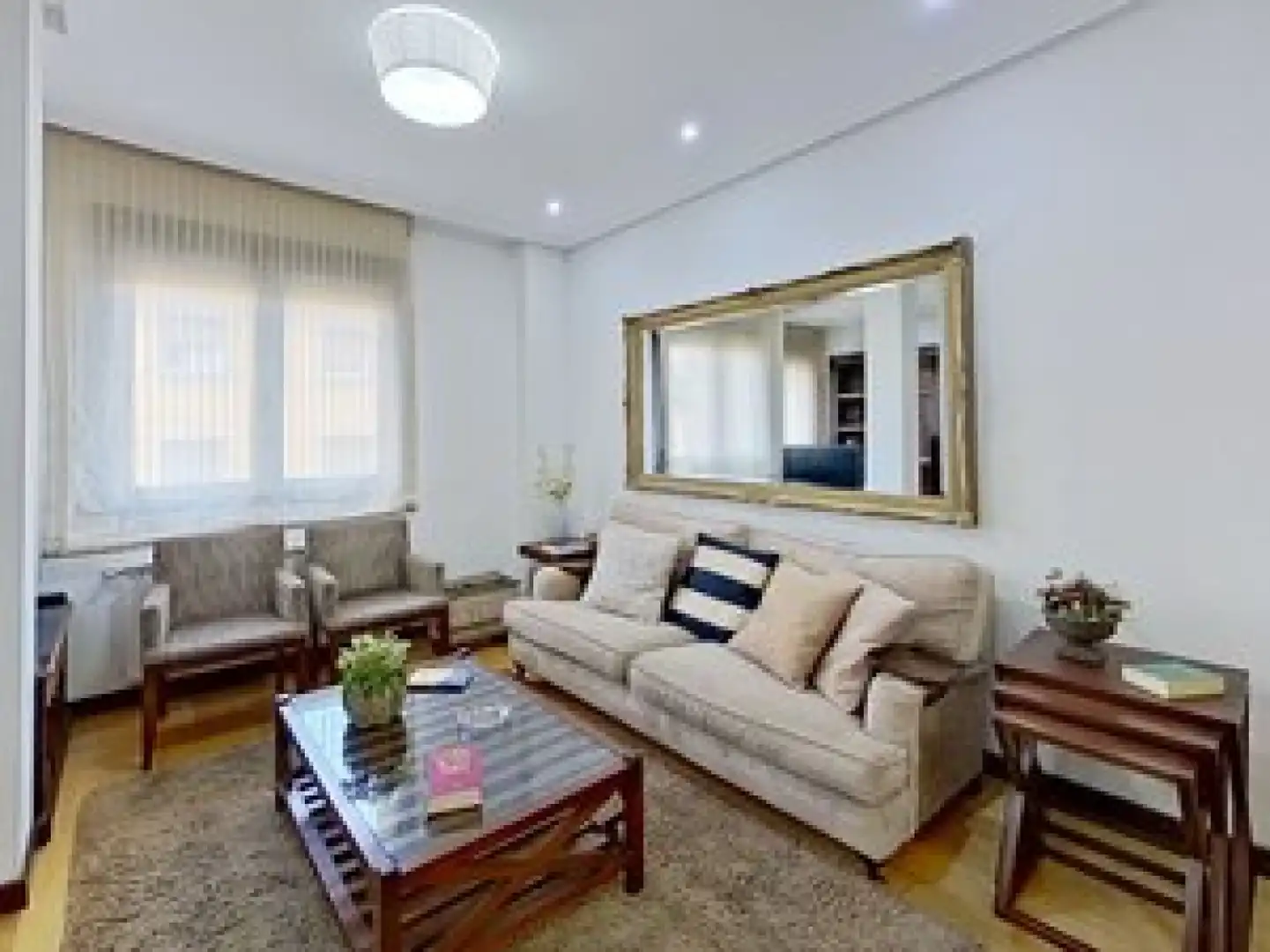 Sala de estar de Piso en venta en Oviedo  con Calefacción