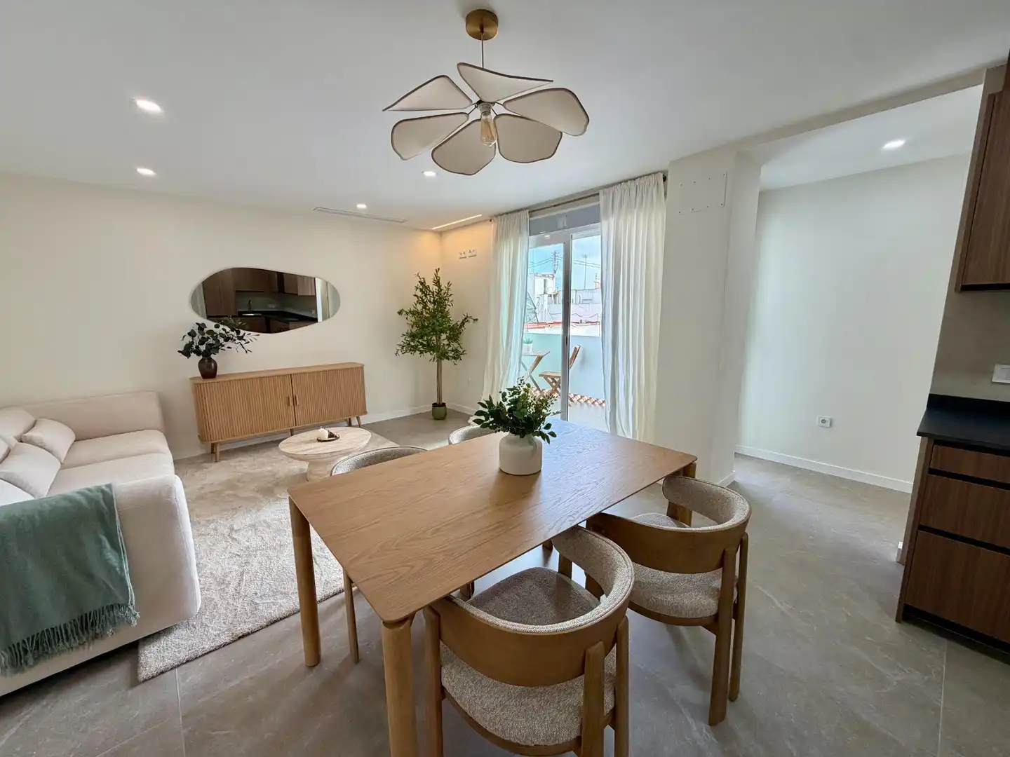 Dining room of Flat for sale in Valencia  with Air Conditioner, Furnished and Balcony