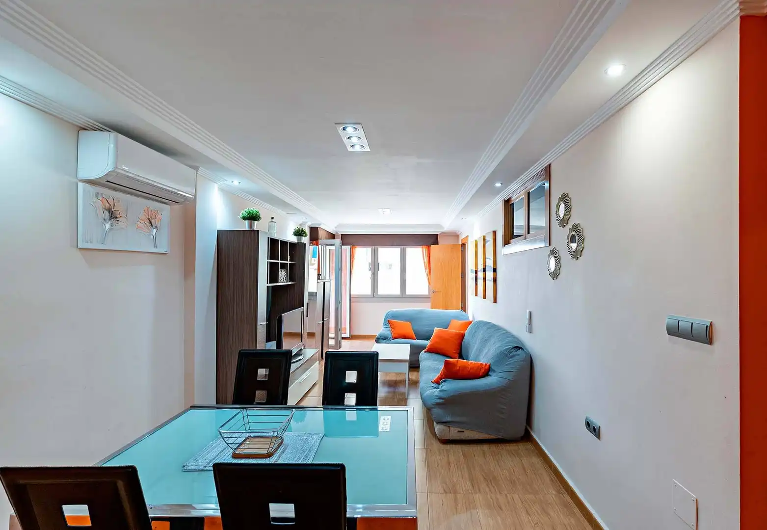 Living room of Flat for sale in Roquetas de Mar  with Air Conditioner, Terrace and Furnished