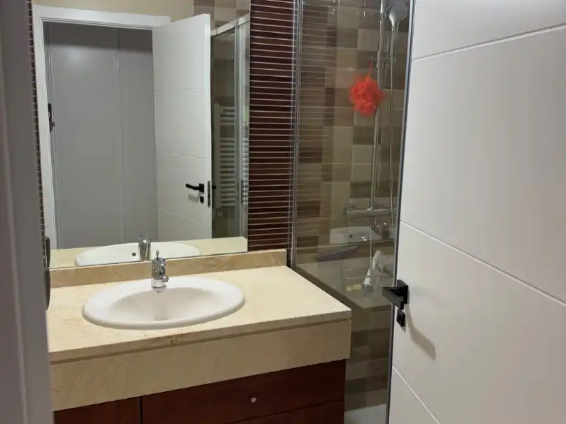 Bathroom of Flat for sale in Pinto  with Air Conditioner, Terrace and Swimming Pool