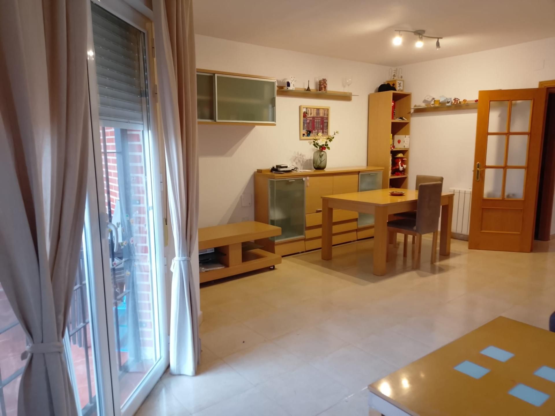 Menjador de Casa o xalet en venda en Cedillo del Condado amb Terrassa, Traster i Balcó