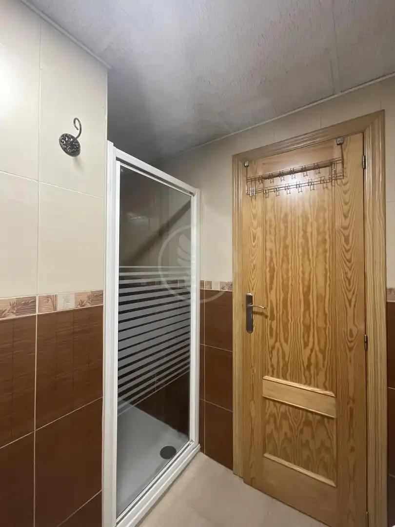 Badezimmer von Wohnung zum Verkauf in Linares mit Klimaanlage, Terrasse und Möbliert