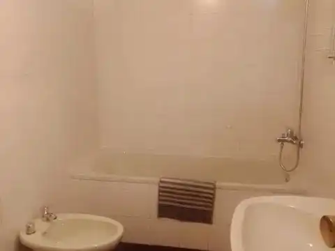 Bathroom of Flat for rent in Granada  with Furnished, Washing machine and Balcony