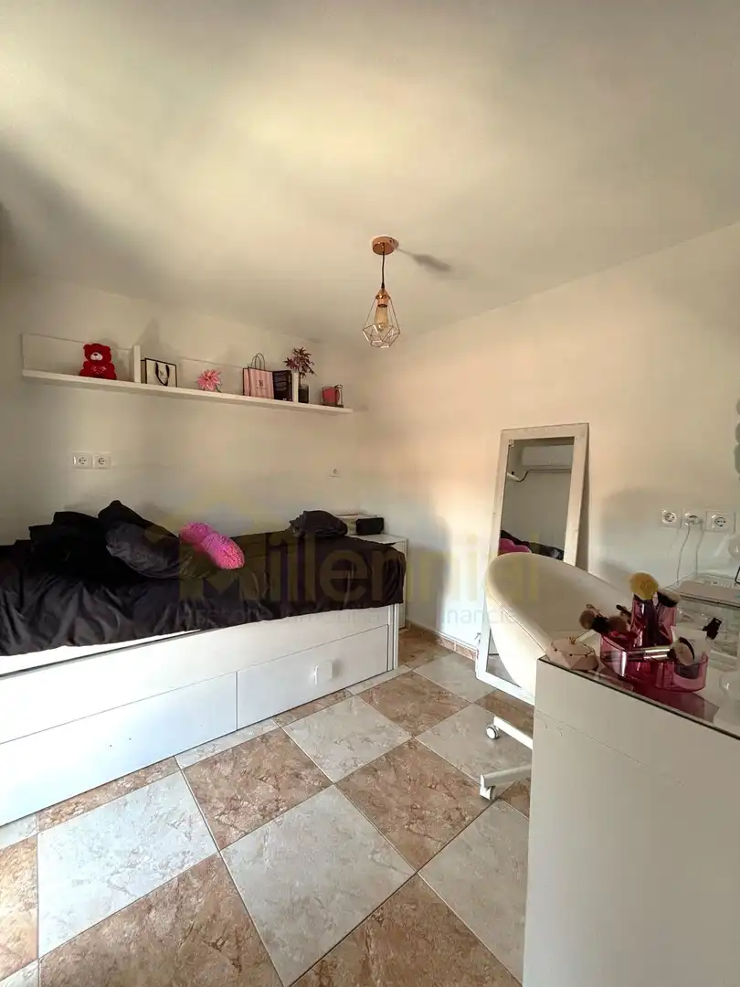 Bedroom of Flat for sale in Sevilla