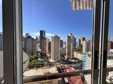 Apartament amb balcó en venda a Calle Londres