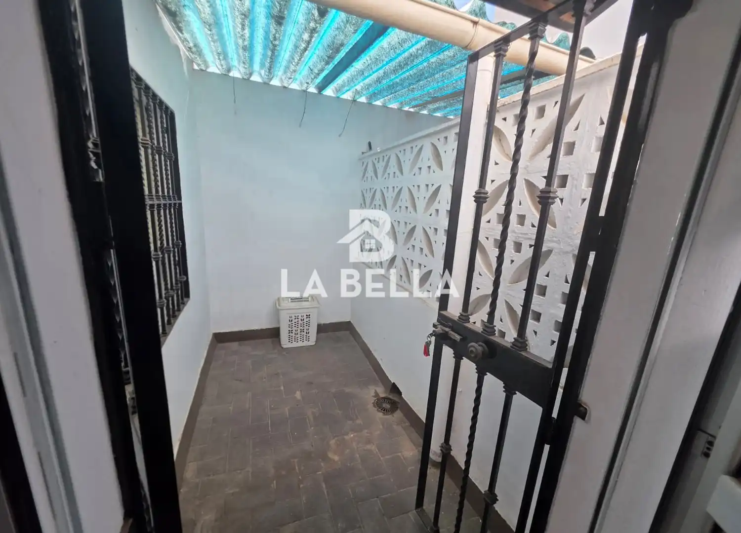 Piso en venta en Sevilla con Aire acondicionado, Amueblado y Balcón