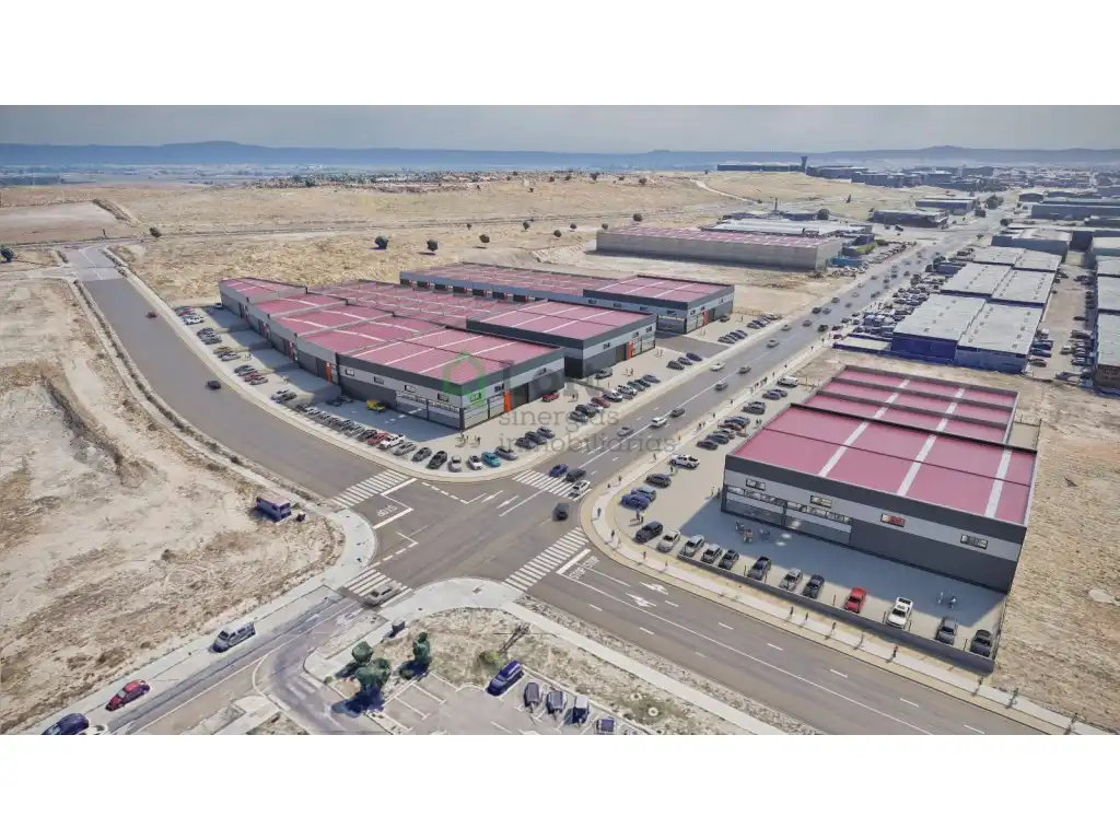 Vista exterior de Nau industrial en venda en Badajoz
