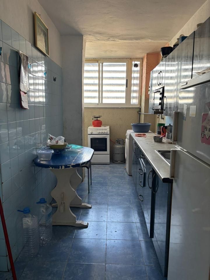 Flat for sale in Príncipes De España, Chimisay - Las Delicias - Miramar