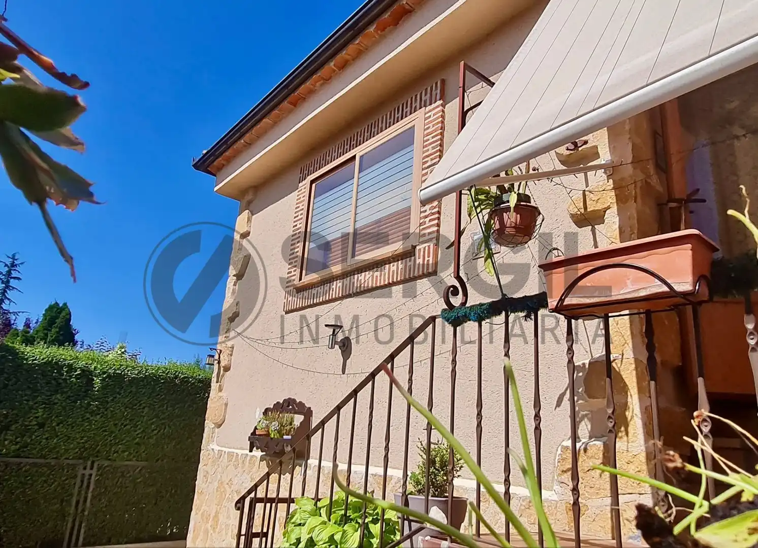 Vista exterior de Casa o chalet en venta en Prádena con Calefacción y Jardín privado