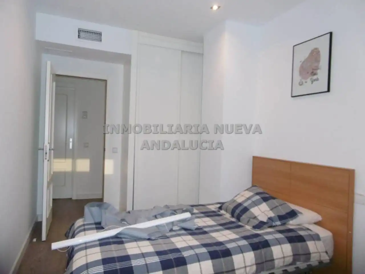 Habitación de Piso de alquiler en Almería con Aire acondicionado, Parquet y Amueblado