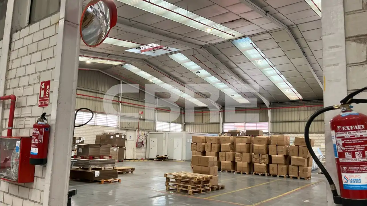Nave industrial de alquiler en Pinto