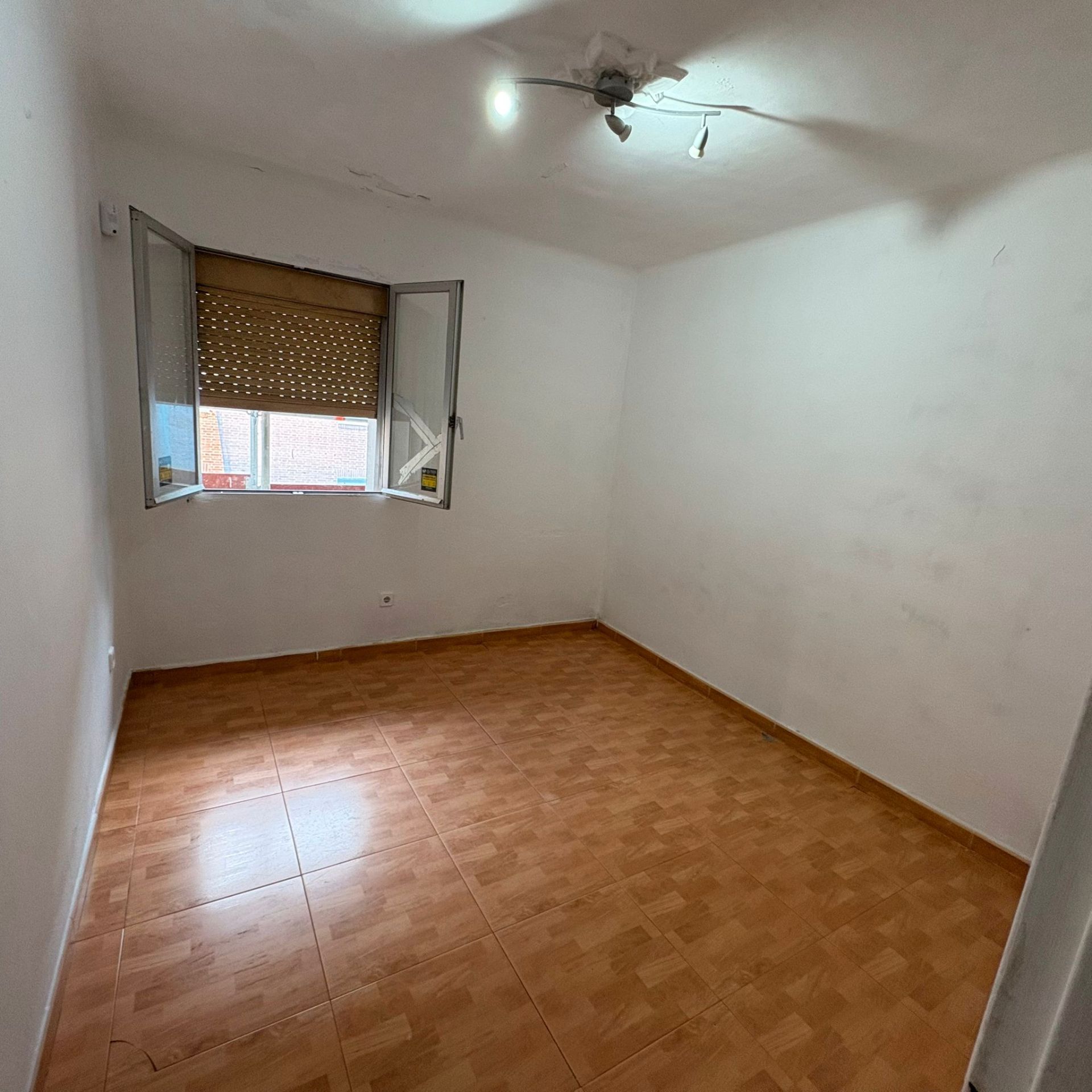 Bedroom of Flat for sale in  Madrid Capital  with Heating