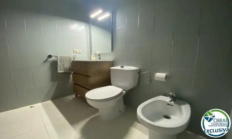 Bany de Casa o xalet en venda en Roses amb Calefacció, Jardí privat i Terrassa