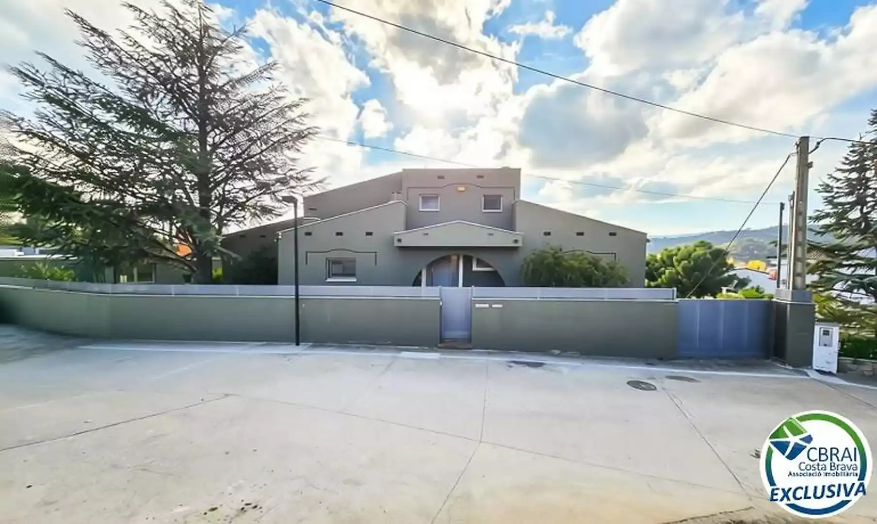 Außenansicht von Haus oder Chalet zum Verkauf in La Jonquera mit Klimaanlage, Heizung und Abstellraum