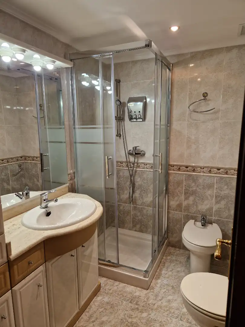 Badezimmer von Wohnung zur Miete in Zaragoza mit Heizung, Möbliert und Ofen