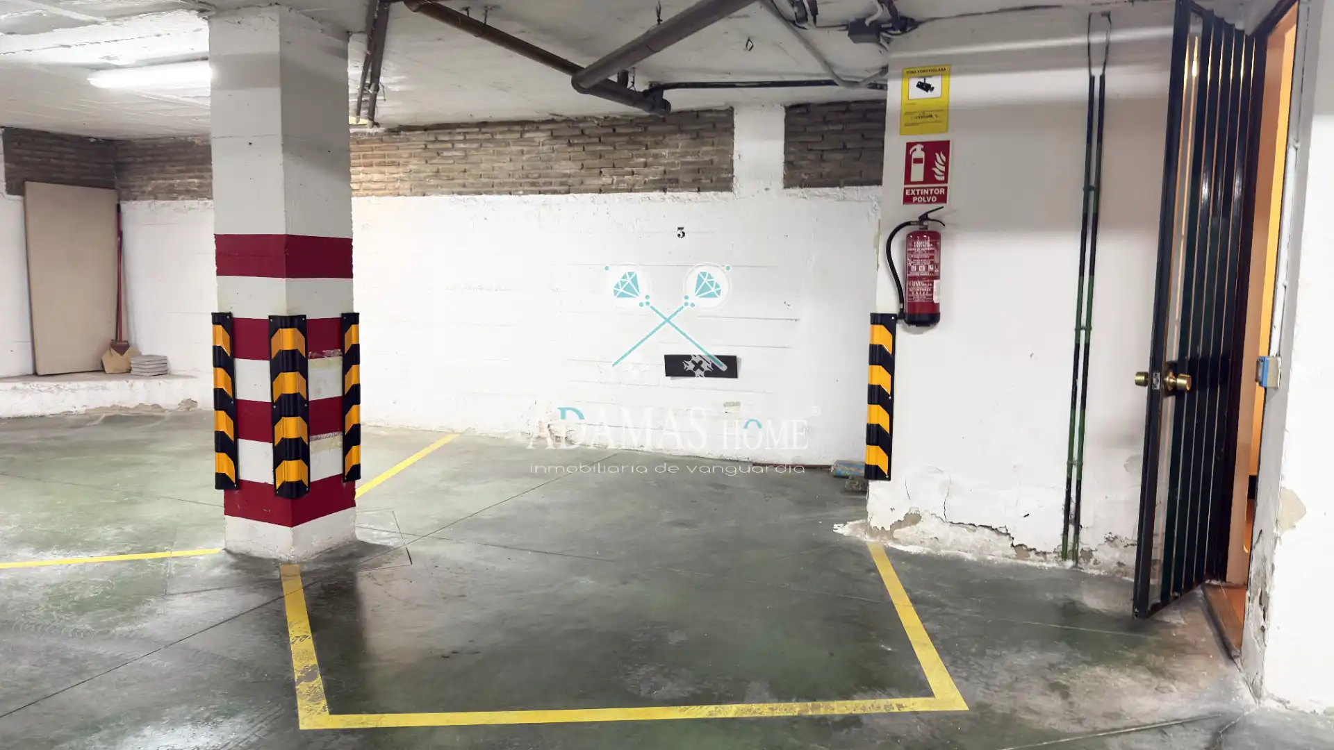 Parkplatz von Wohnung zum Verkauf in Sevilla mit Klimaanlage, Heizung und Abstellraum