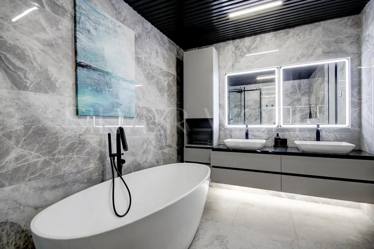Bathroom of Houses for sale in Castelldefels  with Air Conditioner, Heating and Private garden