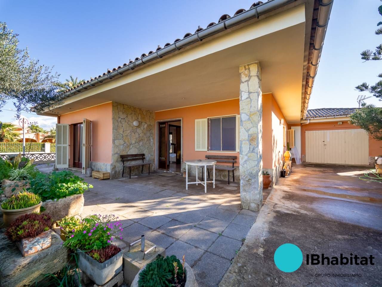 Vista exterior de Casa o xalet en venda en Santa Margalida amb Jardí privat i Terrassa