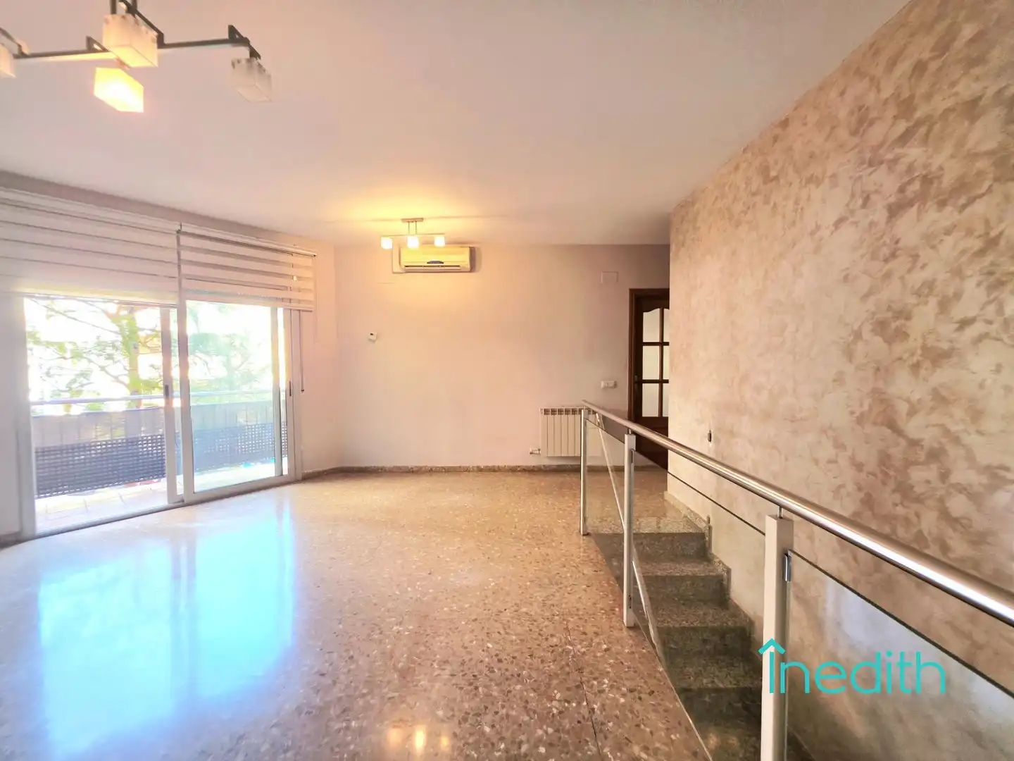 Living room of Flat for sale in Viladecans  with Air Conditioner, Heating and Terrace