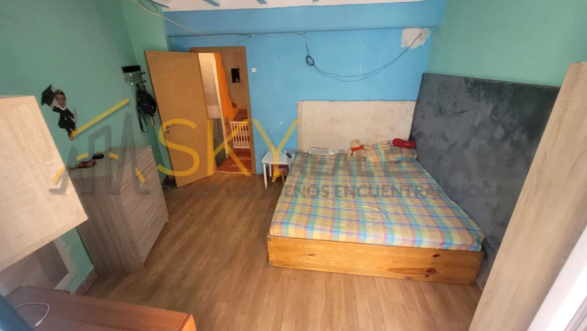 Habitación de Casa adosada en venta en Buñol con Terraza, Trastero y Amueblado
