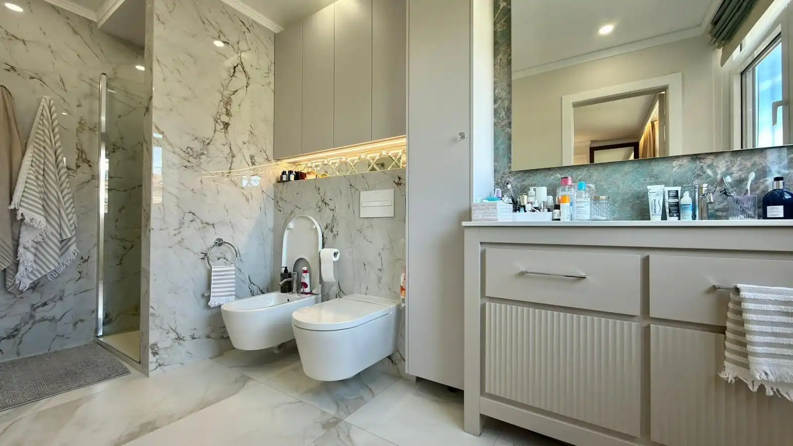 Baño de Casa o chalet en venta en Alicante / Alacant con Aire acondicionado, Calefacción y Jardín privado