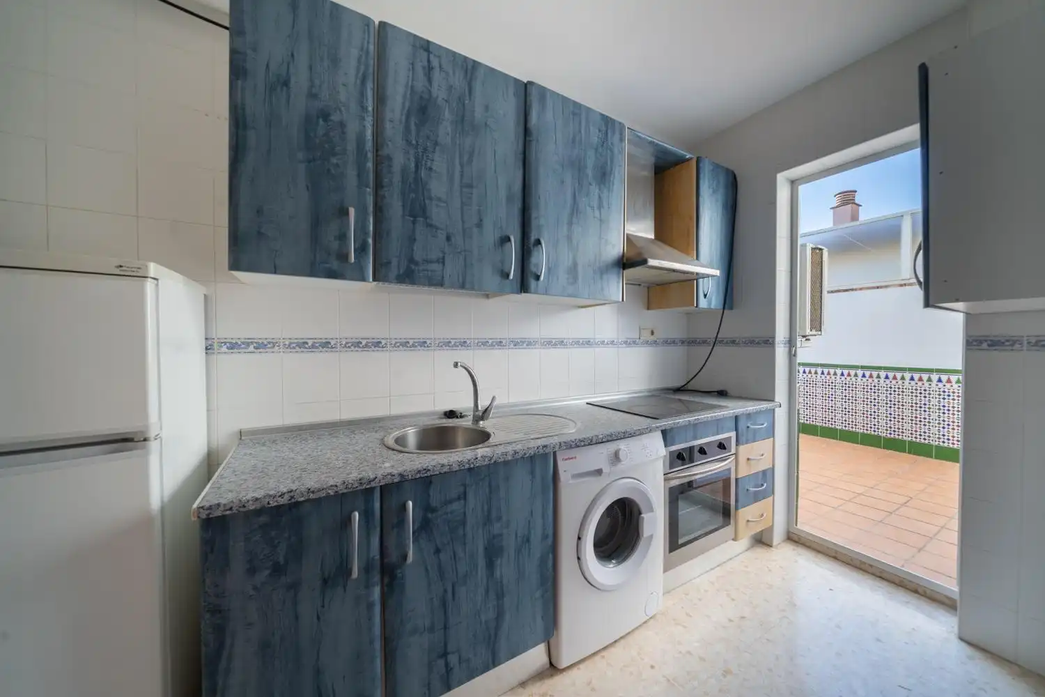Cuina de Àtic en venda en Villa de Otura amb Aire condicionat, Terrassa i Moblat