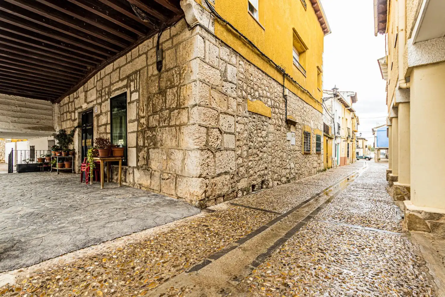 Exterior view of Houses for sale in Fuentelencina  with Air Conditioner and Storage room