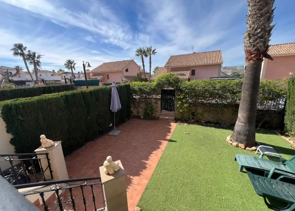 Jardí de Casa o xalet en venda en Alicante / Alacant amb Aire condicionat, Calefacció i Jardí privat