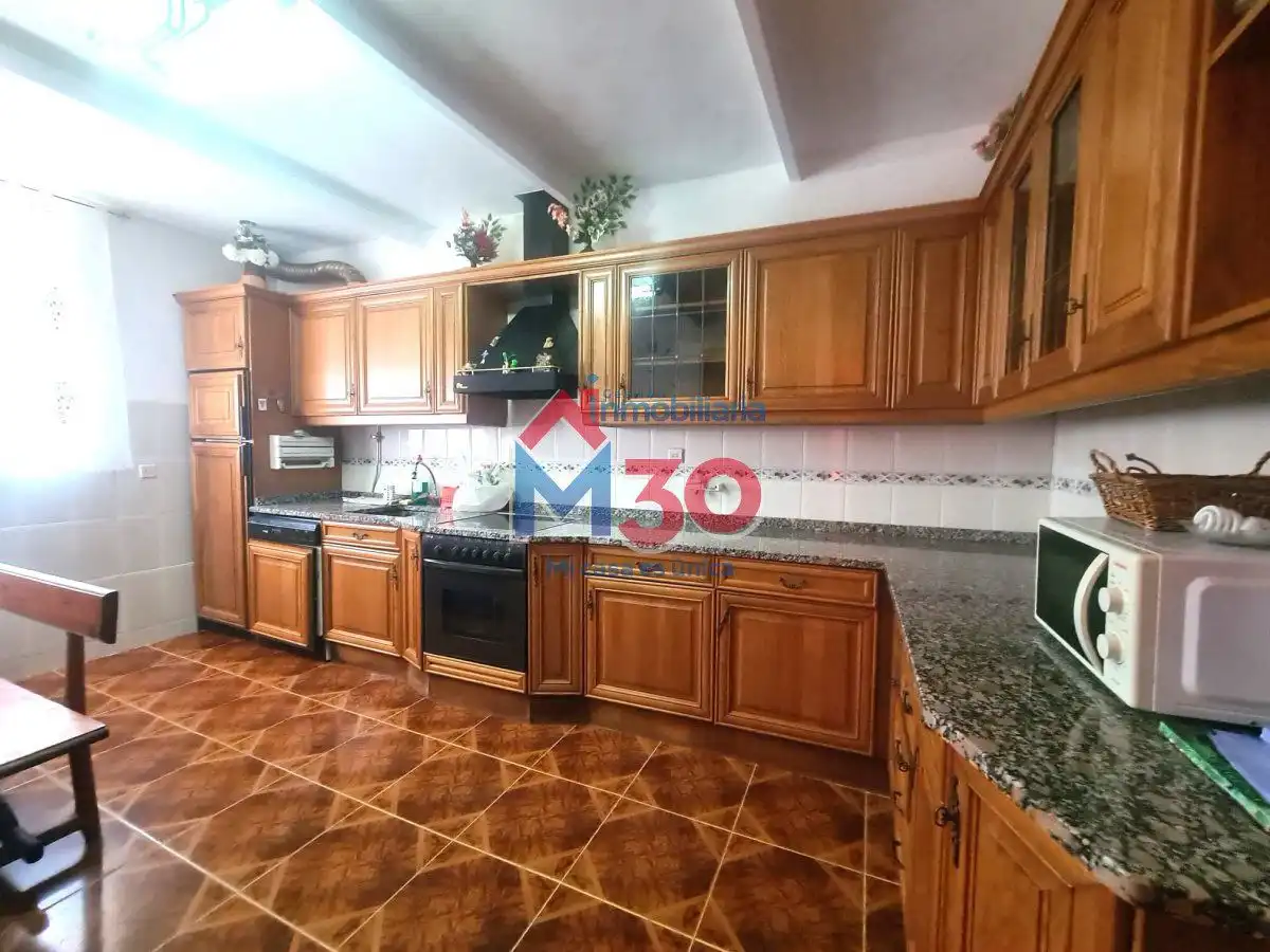 Kitchen of Houses for sale in Busto de Bureba