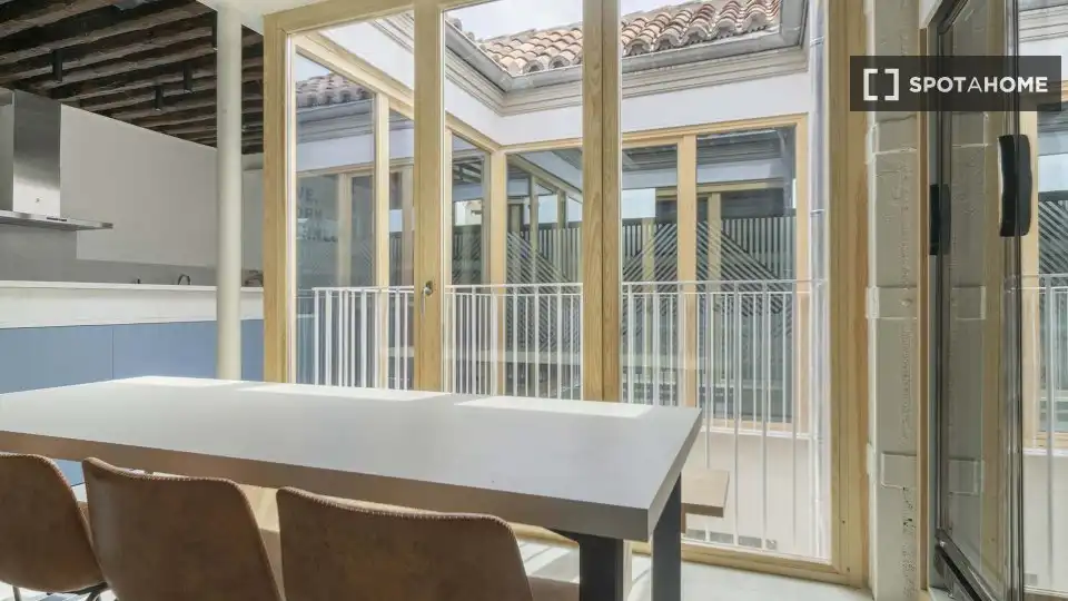 Terrace of Houses for share in Madrid  with Air Conditioner, Terrace and Furnished